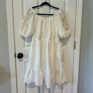 White‎ Stretchy Dress with Floral Embroidery - Size Medium